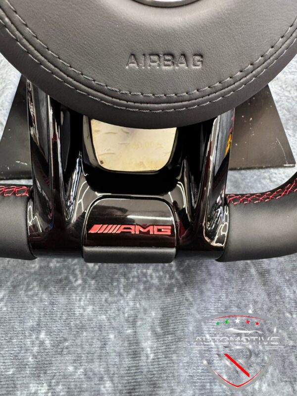 Volante (sportivo) Mercedes Benz AMG con airbag in vera pelle - immagine 4