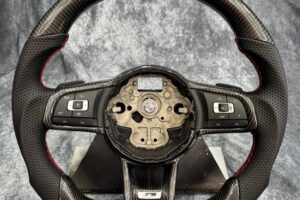 Volante VW Golf 7.5 in pelle e carbonio senza airbag