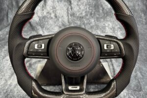 Volante VW Golf 7.5 in pelle e carbonio con airbag rivestito