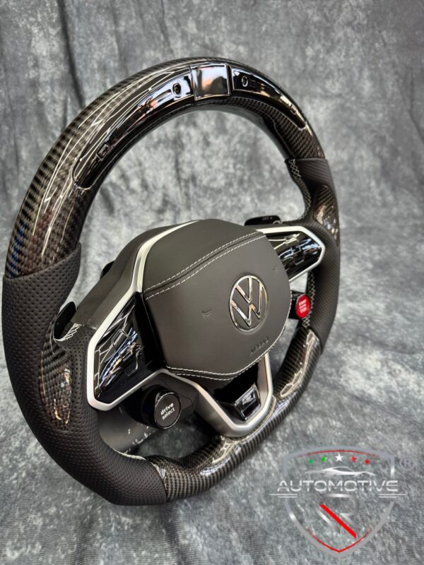 Volante VW Golf 8 R in carbonio e pelle, con display LED e airbag - immagine 6