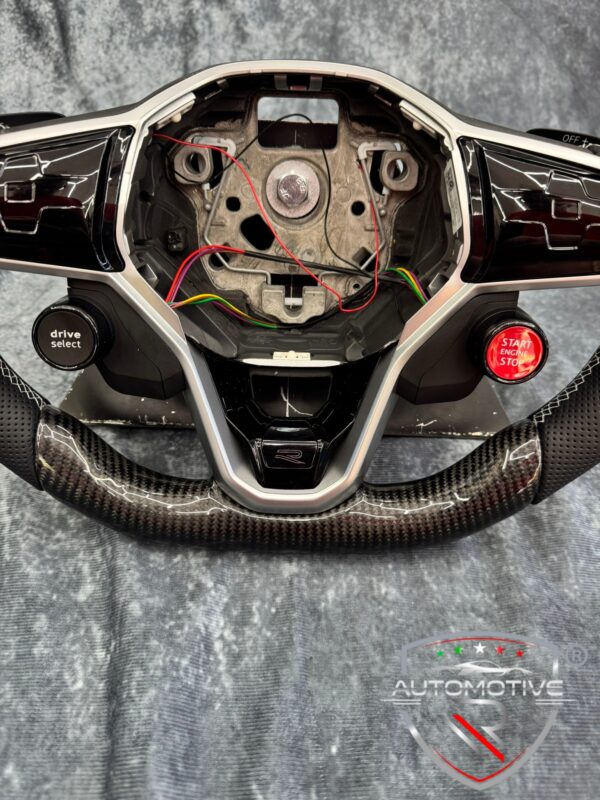 Volante VW Golf 8 R in carbonio e pelle, con display LED, senza airbag - immagine 3