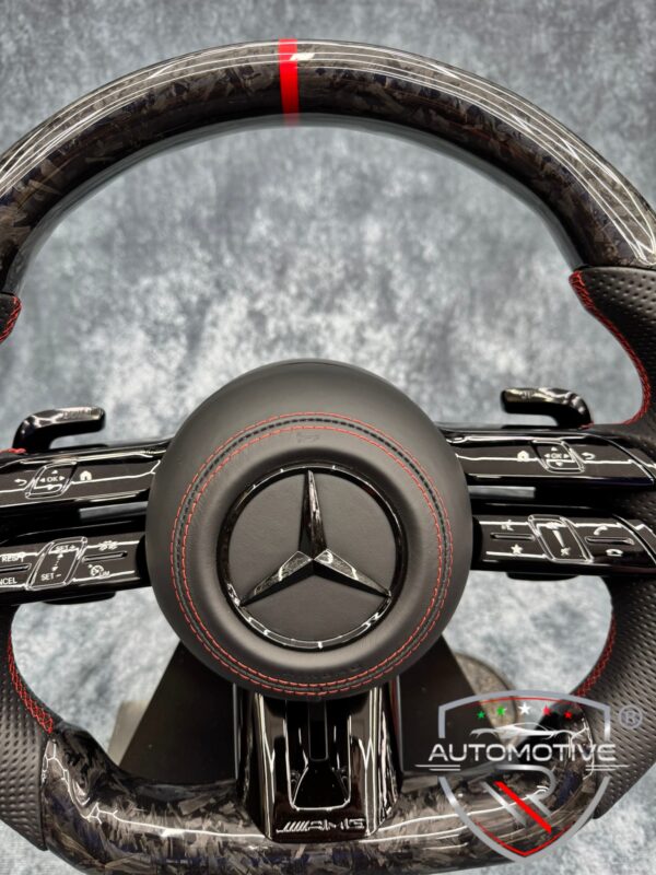 Volante (sportivo) Mercedes Benz AMG 2024 con airbag in carbonio forgiato e pelle - immagine 3