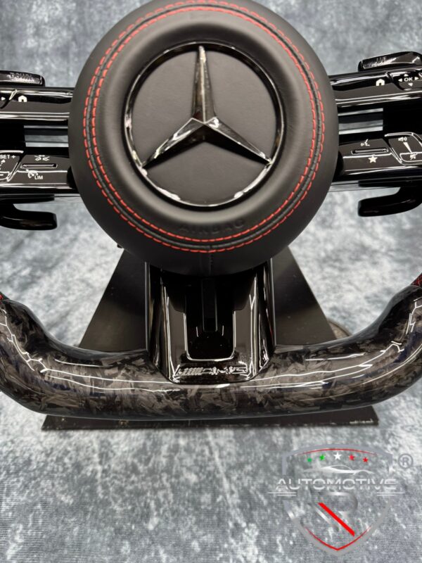 Volante (sportivo) Mercedes Benz AMG 2024 con airbag in carbonio forgiato e pelle - immagine 4