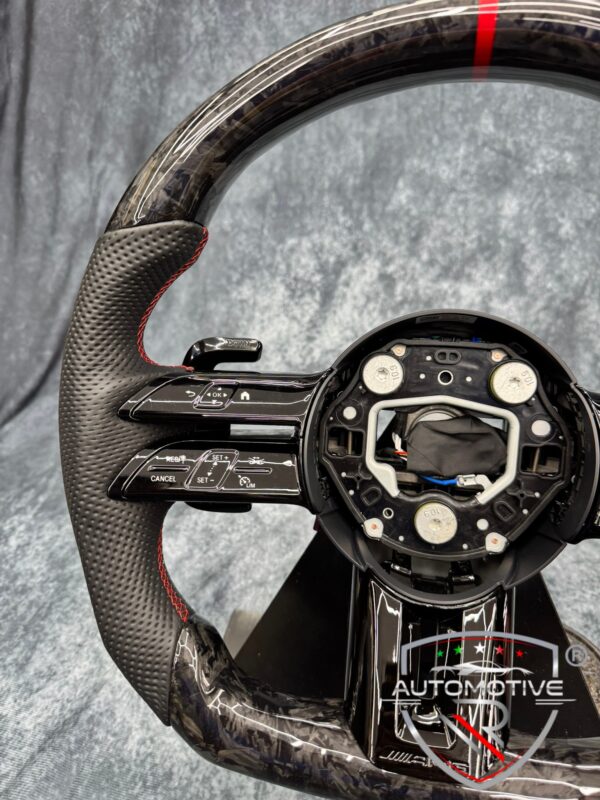 Volante (sportivo) Mercedes Benz AMG 2024 senza airbag, in carbonio forgiato e pelle - immagine 5