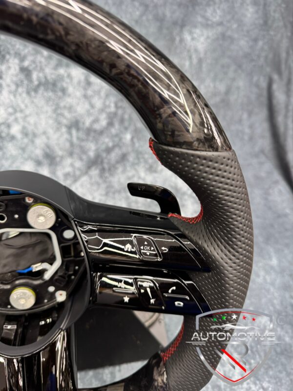 Volante (sportivo) Mercedes Benz AMG 2024 senza airbag, in carbonio forgiato e pelle - immagine 6