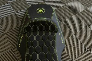 Rivestimento sella Yamaha T-Max 500/530 Cuciture Giallo Fluo Personalizzata CNC