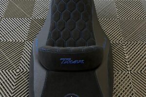 Rivestimento sella Yamaha T-Max 500/530 Cuciture BLU Personalizzata CNC
