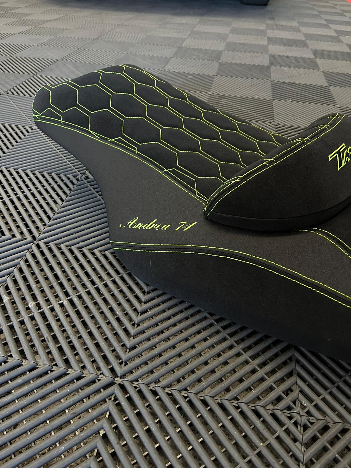 Rivestimento sella Yamaha T-Max 500/530 Cuciture Giallo Fluo Personalizzata CNC - immagine 5