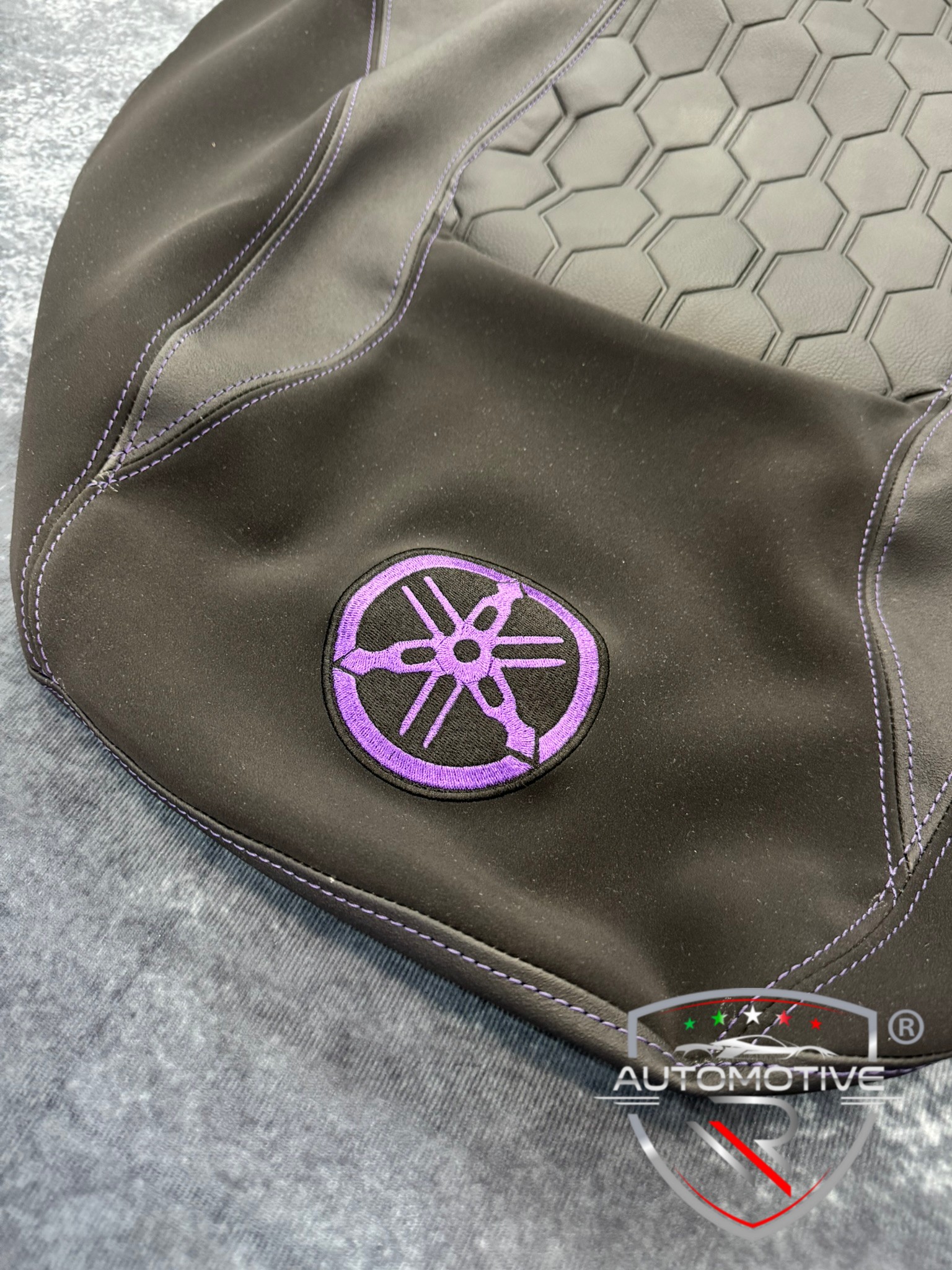 Rivestimento sella Yamaha T-Max 500/530 Cuciture Viola - immagine 3